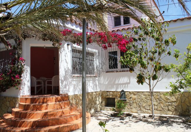 House in Riumar - La Tierra Feliz