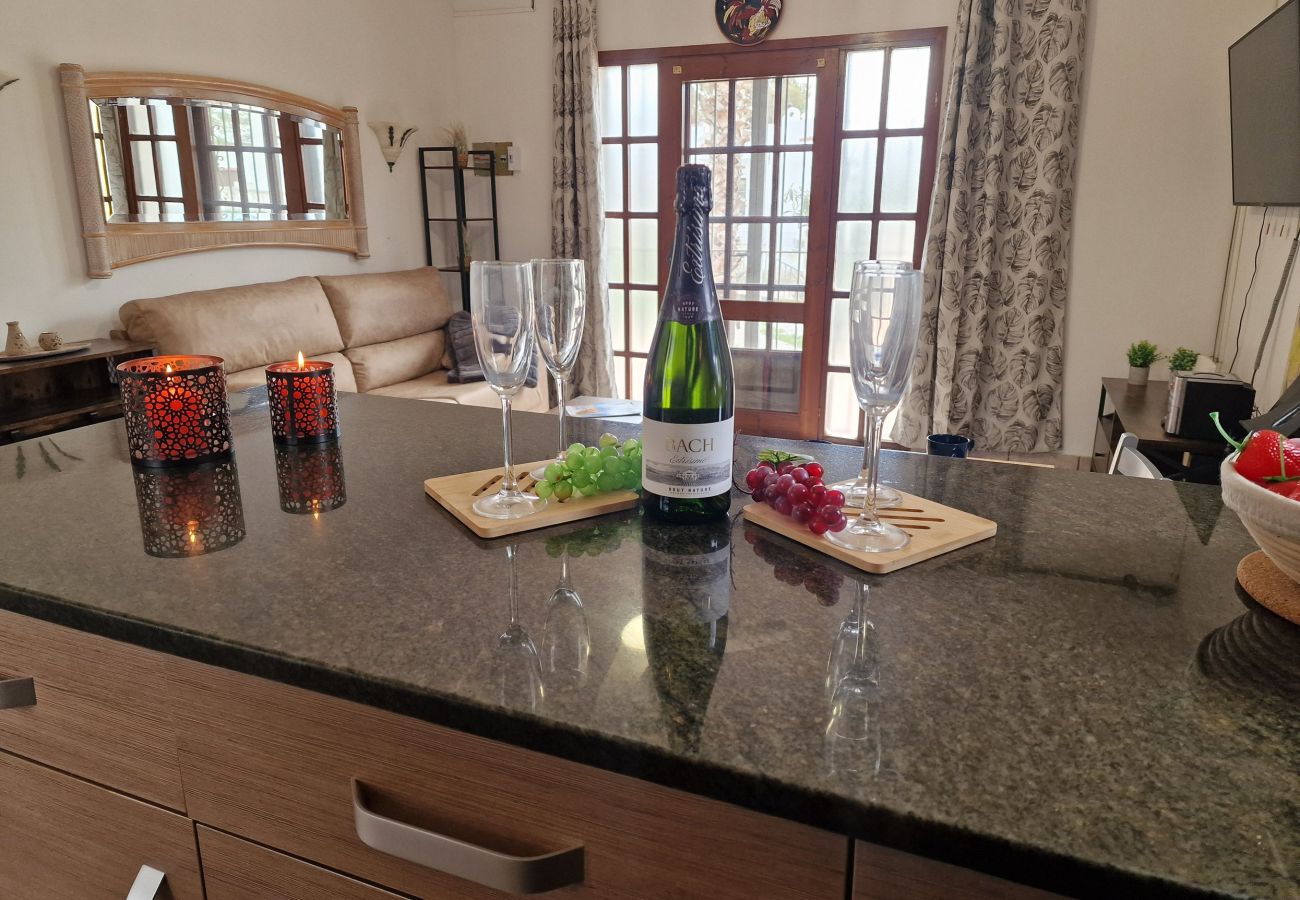 Fully equipped kitchen holiday home Noella Riumar.jpg