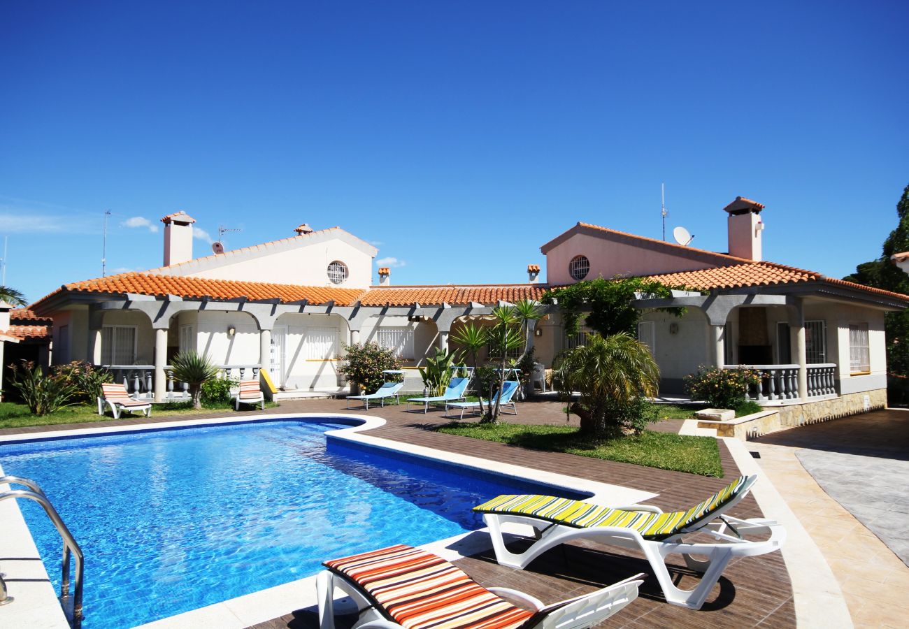 Casa en Riumar - Four Seasons (12PAX)