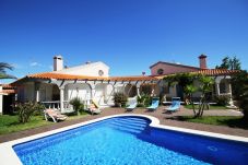 Casa en Riumar - Four Seasons (12PAX)