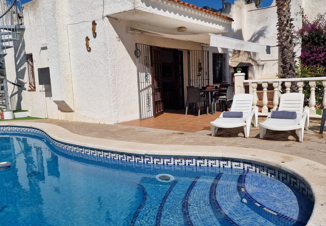 Casa Noella, piscina, zona de relajación