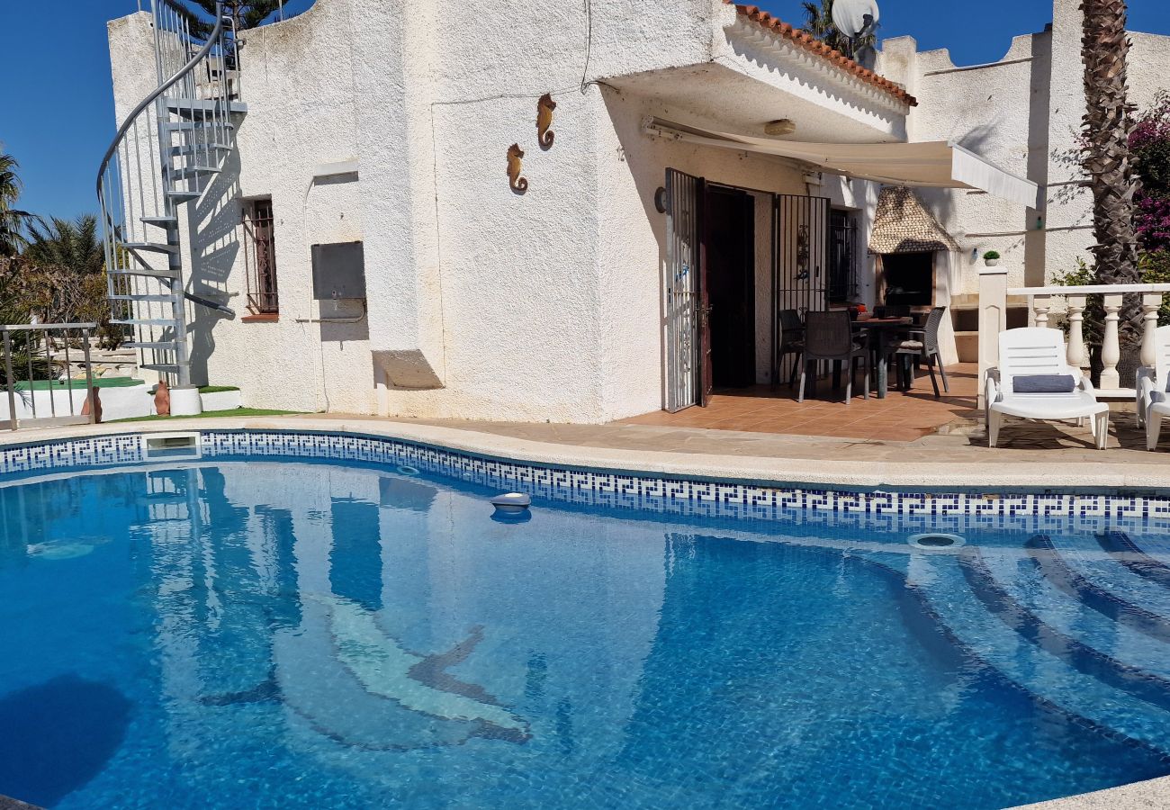 Casa Noella - Terraza con piscina