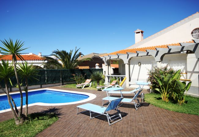 Maison à Riumar - Four Seasons (10PAX) Maison à Riumar - Four Seasons (10PAX)