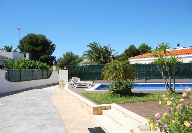 Maison à Riumar - Four Seasons (10PAX) Maison à Riumar - Four Seasons (10PAX)