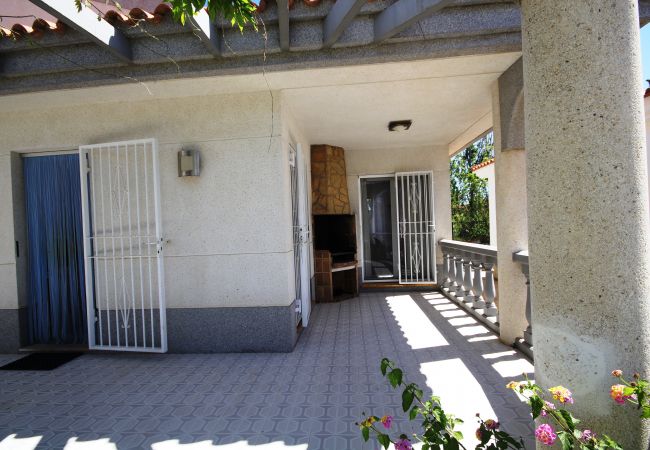 Maison à Riumar - Four Seasons (10PAX) Maison à Riumar - Four Seasons (10PAX)