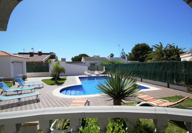 Maison à Riumar - Four Seasons (10PAX) Maison à Riumar - Four Seasons (10PAX)