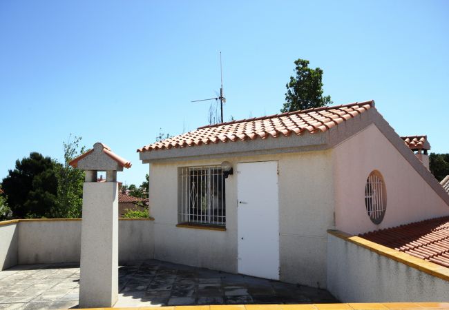 Maison à Riumar - Four Seasons (10PAX) Maison à Riumar - Four Seasons (10PAX)