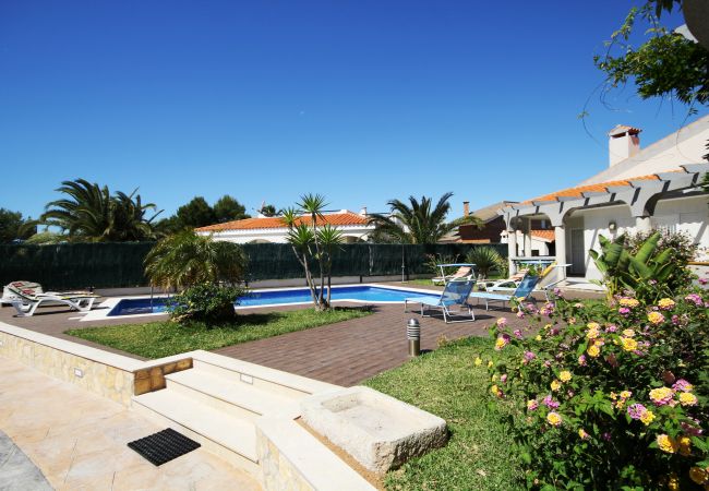 Ferienhaus in Riumar - Four Seasons (8PAX) Ferienhaus in Riumar - Four Seasons (8PAX)