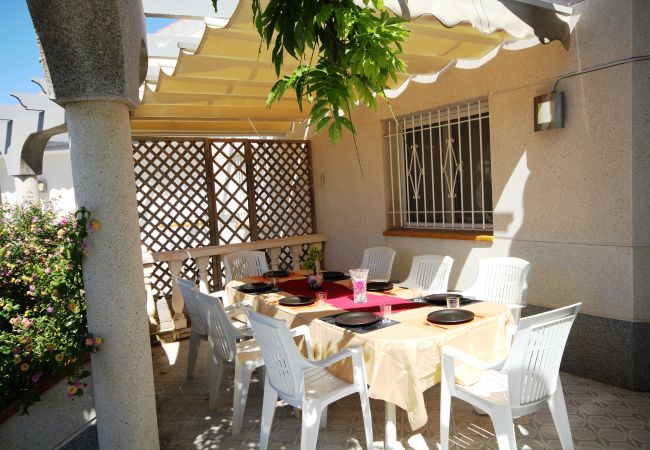 Ferienhaus in Riumar - Four Seasons (8PAX) Ferienhaus in Riumar - Four Seasons (8PAX)