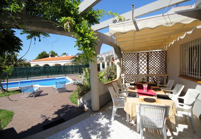 Ferienhaus in Riumar - Four Seasons (8PAX) Ferienhaus in Riumar - Four Seasons (8PAX)