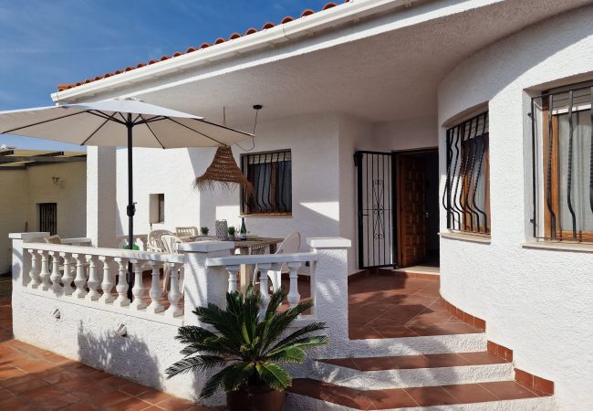 Ferienhaus in Riumar - Pescador (6PAX) Ferienhaus in Riumar - Pescador (6PAX)