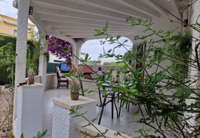 Ferienhaus in Riumar - Flora Ferienhaus in Riumar - Flora